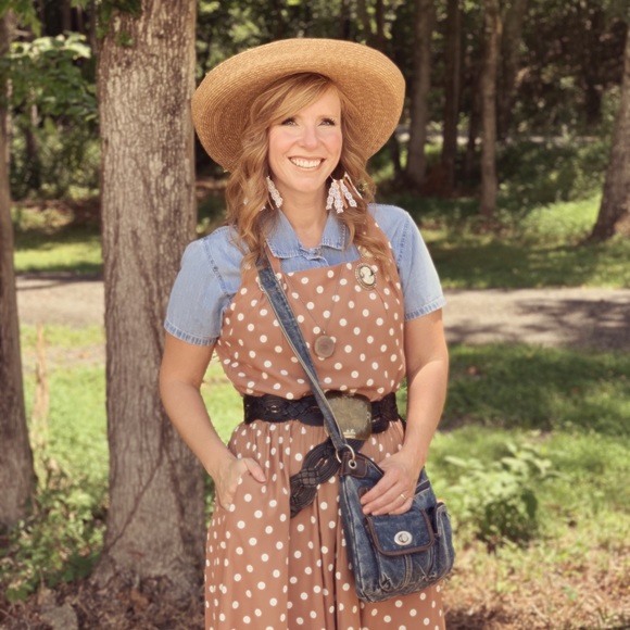 Meet your Posher, Megan - Picture 5 of 9